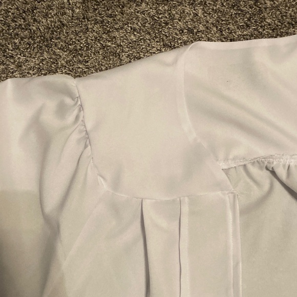 White Zip-Up Robe - Picture 4 of 6